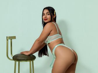 Mia_Gomez