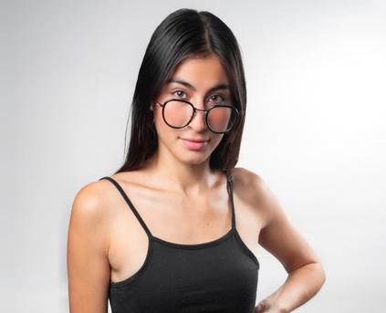 Shy Girl Alone - beatriz_