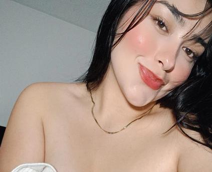 Girl Alone - Sophie_Winslow