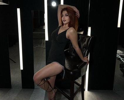 Girl Alone - Inga_Riley