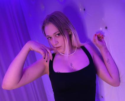 Shy Girl Alone - CoralineJons