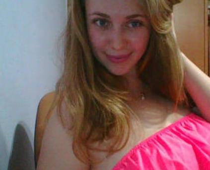 Shy Girl Alone - Sweet_Hanna_Cake