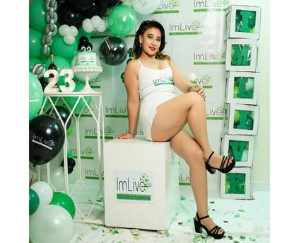 Girl Alone - Maite_Ruiz