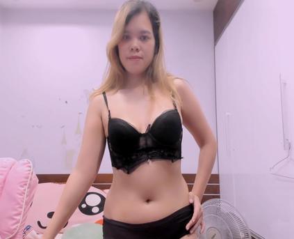 Girl Alone - monbaby