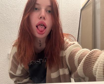 Girl Alone - NaomiRosss