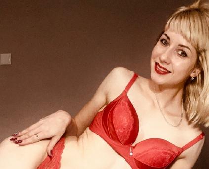 Girl Alone - MargoxRobby