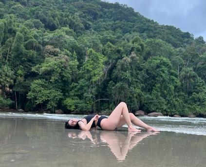 Girl Alone - EzBreeze