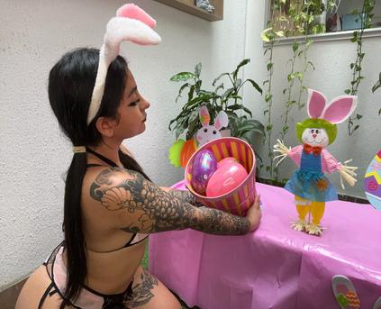 Girl Alone - ScarlettWalker