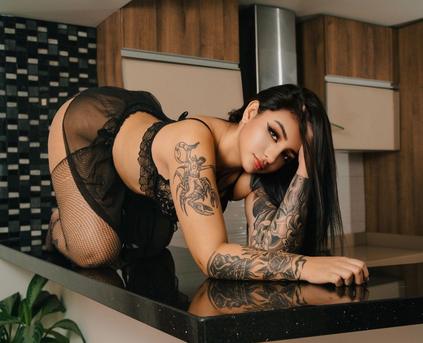 Girl Alone - ScarlettWalker