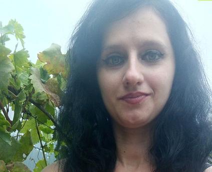 Shy Girl Alone - ArchiGirl