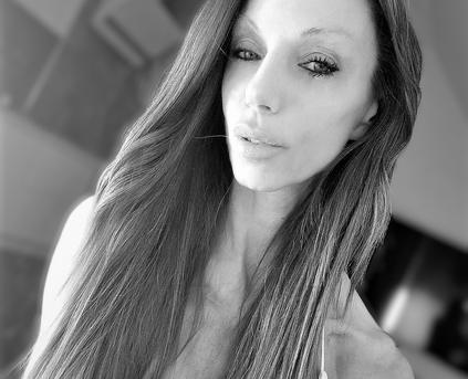 Girl Alone - Jennacummer