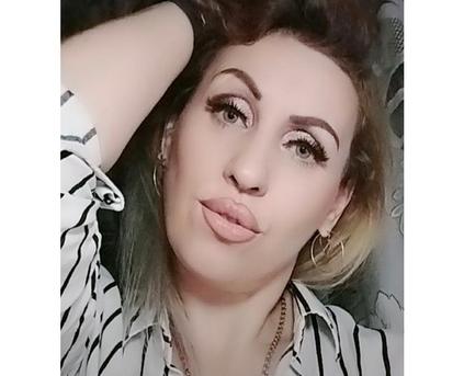 Friends & Romance - RoxiFlower