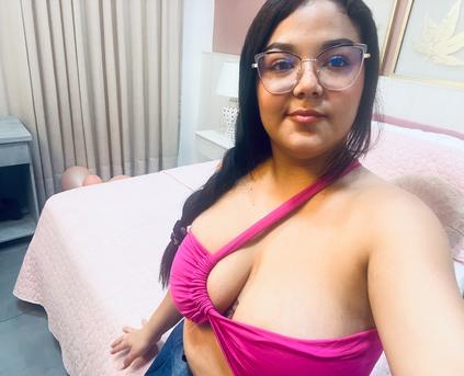 Girl Alone - Keimybunny