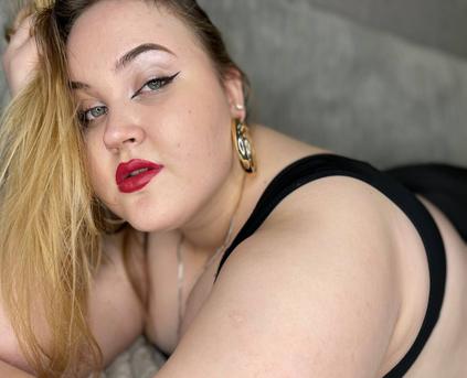 Shy Girl Alone - Analeta