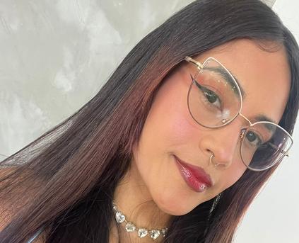 Girl Alone - LilithRussoo