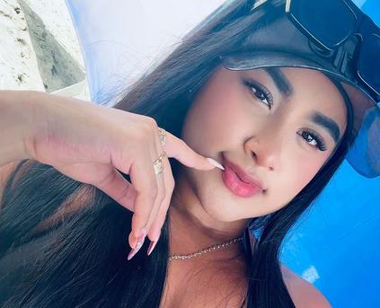 Girl Alone - BellaRouse