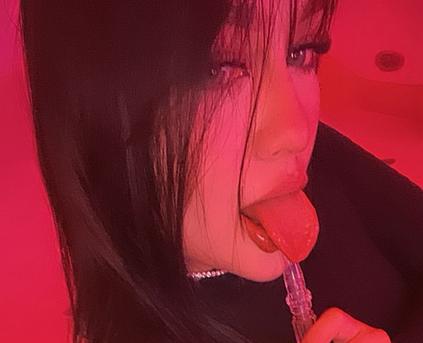 Girl Alone - Daniela_Ruiz