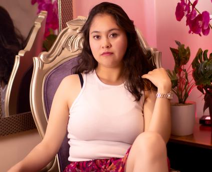 Girl Alone - Cristine_Bernard