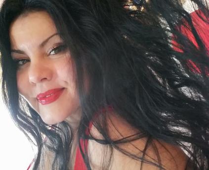 Girl Alone - LeiaRose