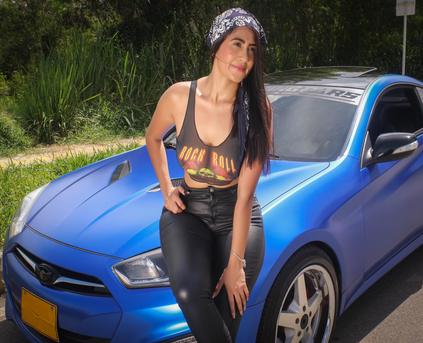 Girl Alone - AntonelaDreamss