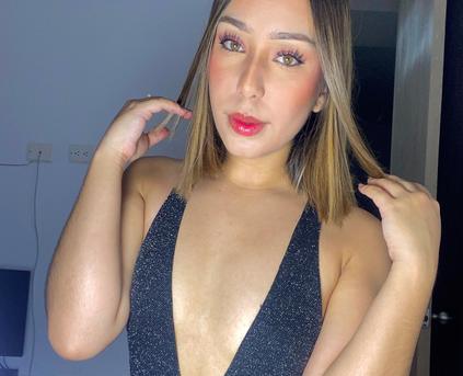 Girl Alone - LauraSquirter_