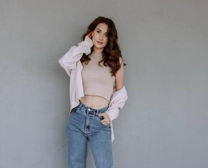 Shy Girl Alone - MissMermaid665