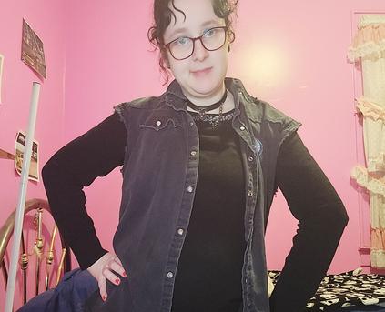 Shy Girl Alone - AlexaChat