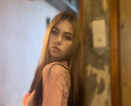 Girl Alone - JessicaSod1