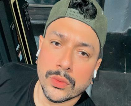 Guy Alone (Gay) - jacoobwoodsToy