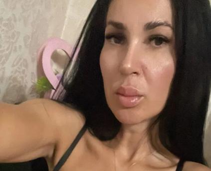 Girl Alone - ELENA001