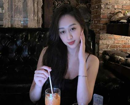 Girl Alone - Bee2003