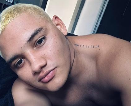 Guy Alone (Gay) - hotboy07