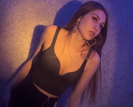 Girl Alone - Cheryl_Backer