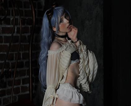 Girl Alone - Usagi_Sasagi