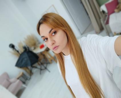 Shy Girl Alone - MeriyJewel