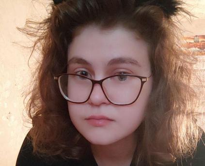 Shy Girl Alone - Sashy_Way