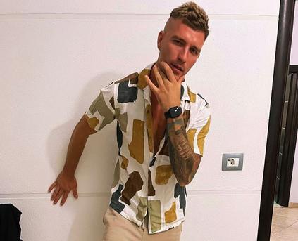 Guy Alone (Gay) - Domssecretom