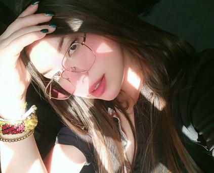 Friends & Romance - ItssVictoria