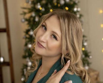 Girl Alone - AllieAlbertine