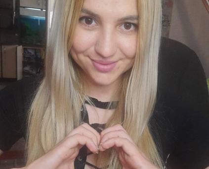 Girl Alone - WhiteCatSexy