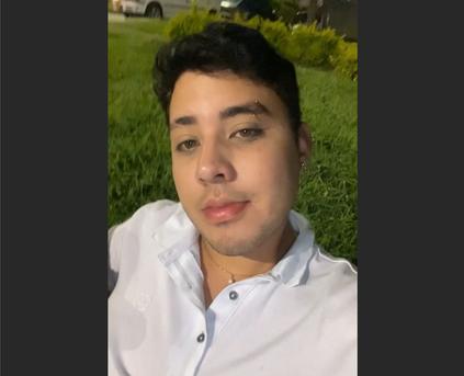 Guy Alone (Gay) - Estivcum