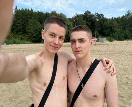 Guy on Guy - EvgenyYoung