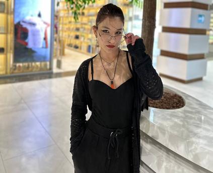 Shy Girl Alone - AnimeGirllBest