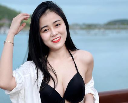 Girl Alone - SexygirlBig