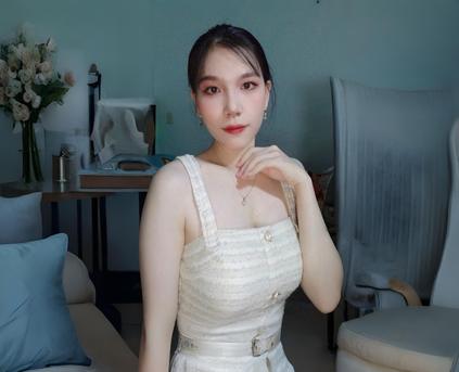 Girl Alone - SweetgirllLoves