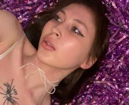 Girl Alone - AkiraRamons