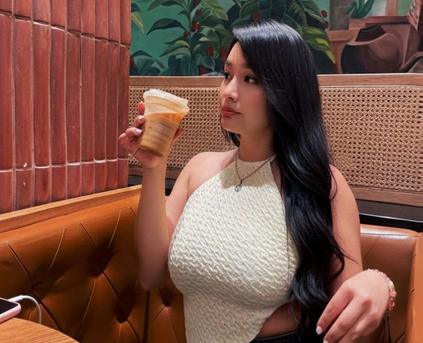 Girl Alone - Lexa_Collins