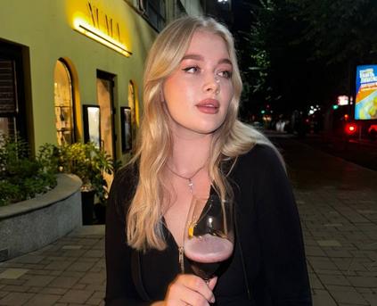 Girl Alone - SweetLinda