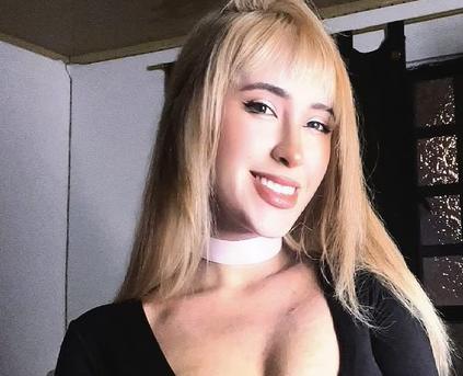 Shy Girl Alone - Priscila_Lin