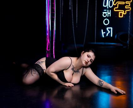 Girl Alone - NanaDaizyFun